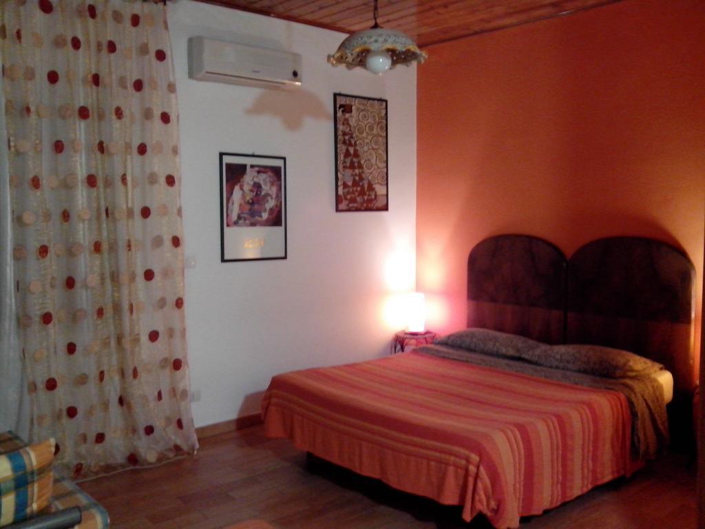 Bed&Breakfast La Casetta SantʼAlessio Siculo Oda fotoğraf